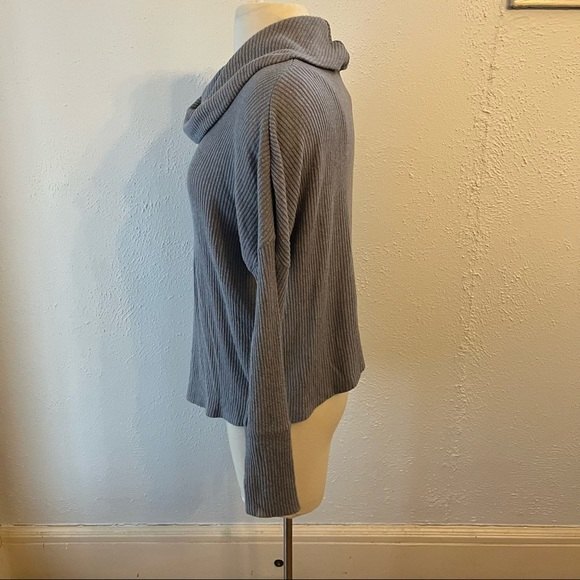 Lucky Brand Grey Tulip Hem Pullover Sweater - Picture 5 of 11